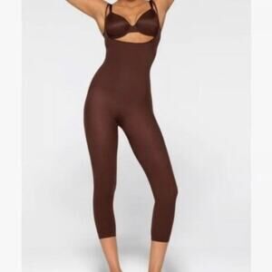 SKIMS Everybody Sculpt Open Bust Catsuit Cocoa XS | Shapewear Bodysuit NWT